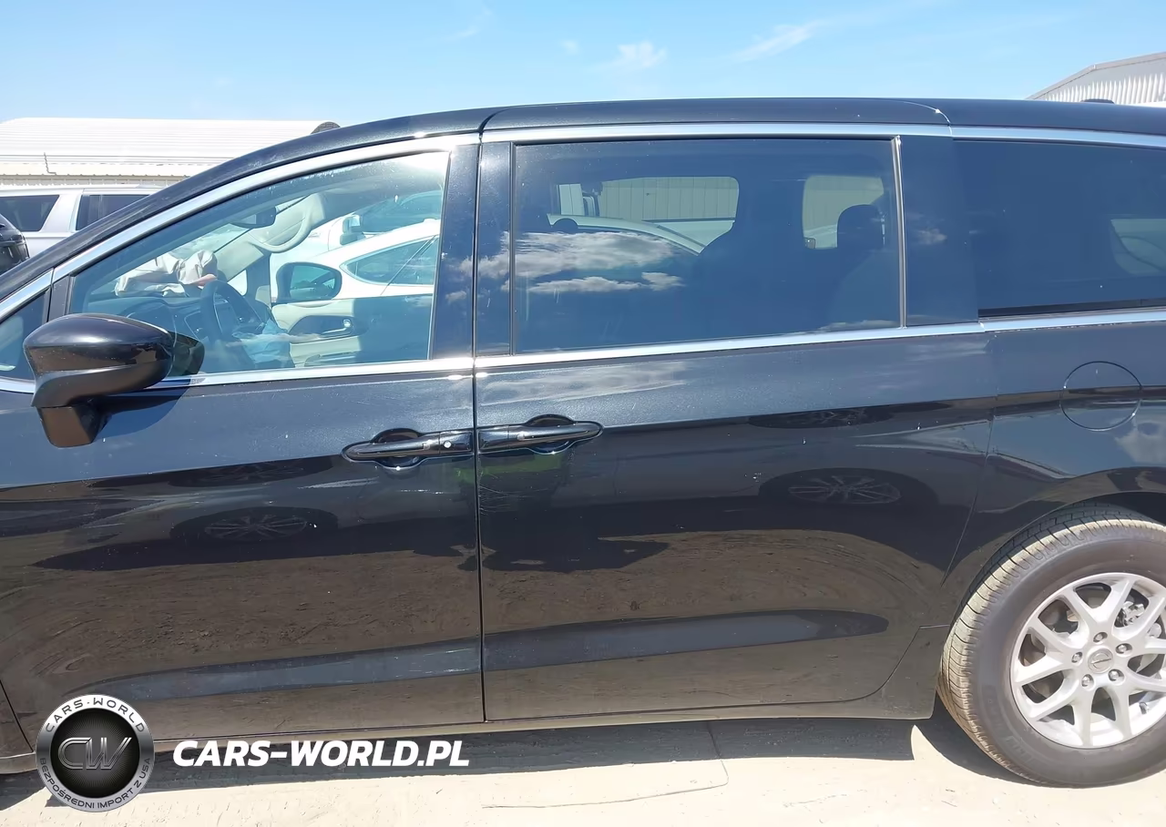 2023 Chrysler Voyager Lx VIN:2C4RC1CG2PR531732 - 15