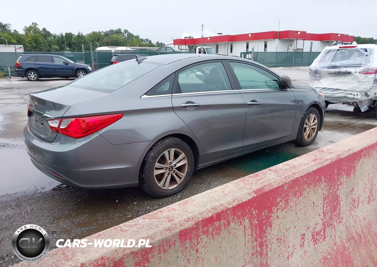 2013 Hyundai Sonata Gls VIN:5NPEB4AC8DH533089 - 4