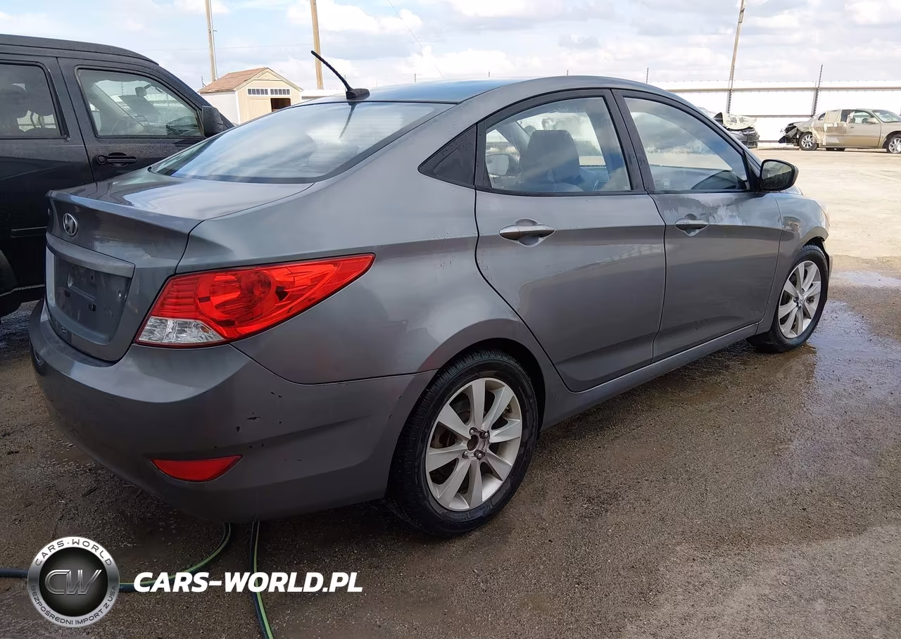 2014 Hyundai Accent Gls VIN:KMHCU4AE7EU625784 - 4