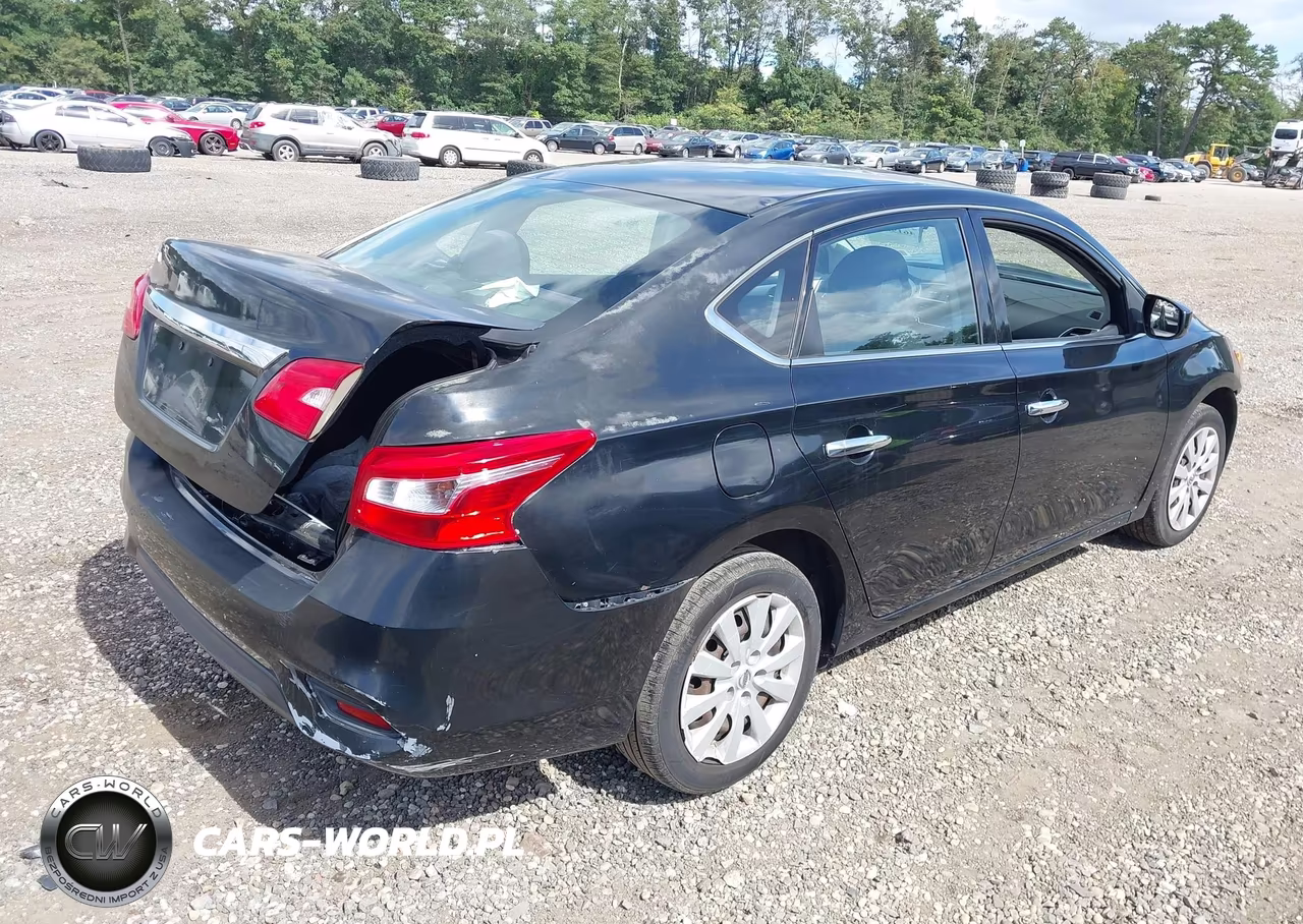 2018 Nissan Sentra S VIN:3N1AB7AP2JY221550 - 4