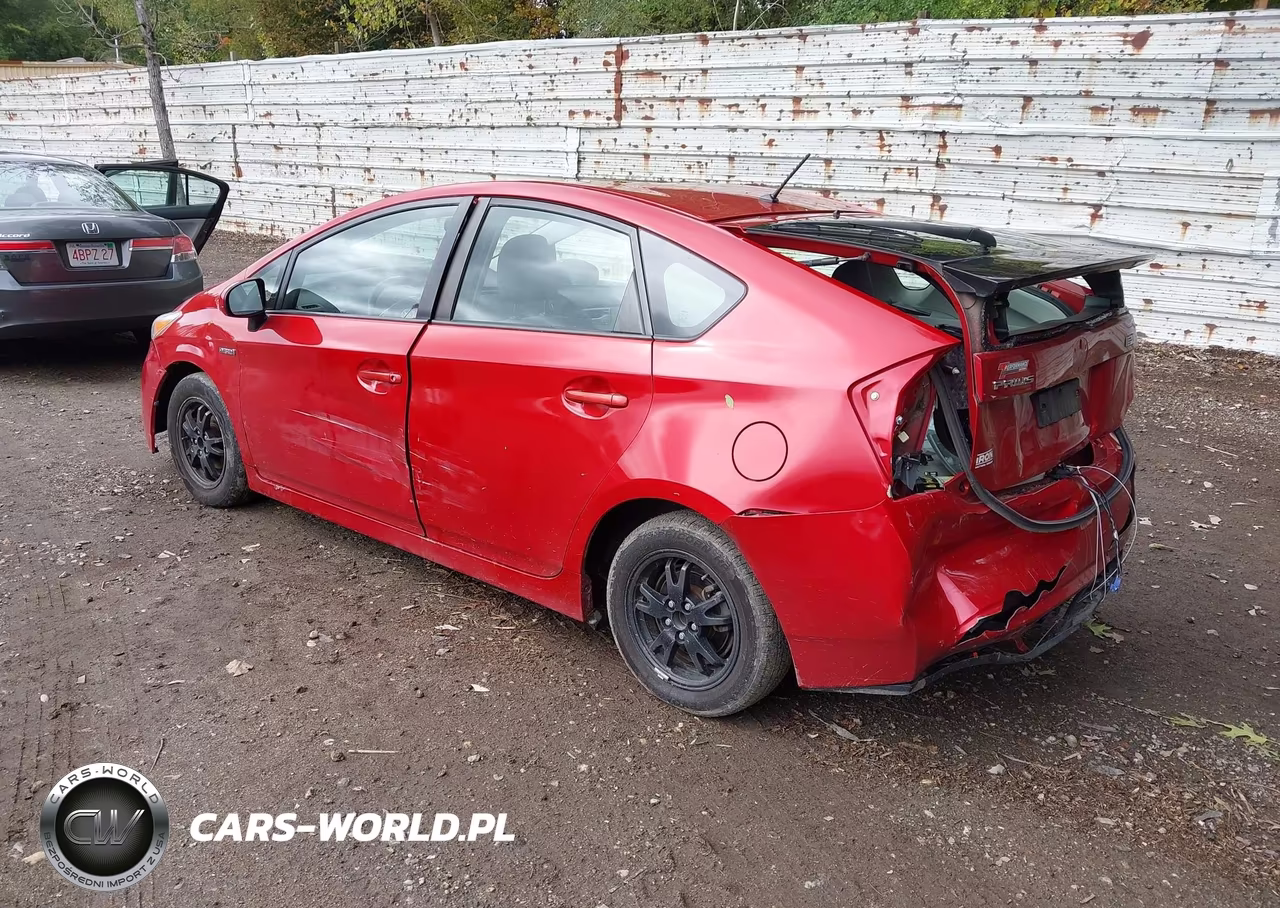 2013 Toyota Prius Two VIN:JTDKN3DUXD1688548 - 3