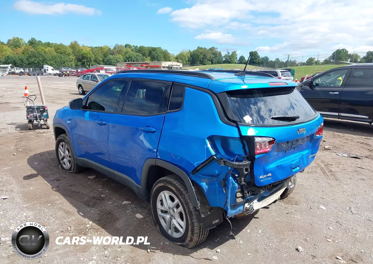 2018 Jeep Compass Sport 4X4 VIN:3C4NJDABXJT248884 - 3