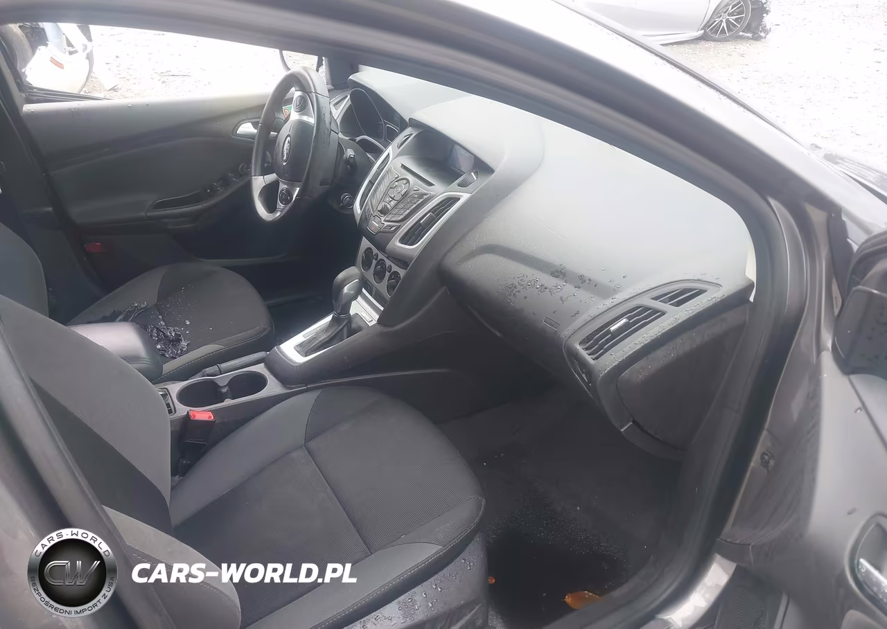 2014 Ford Focus Se VIN:1FADP3K21EL443458 - 5