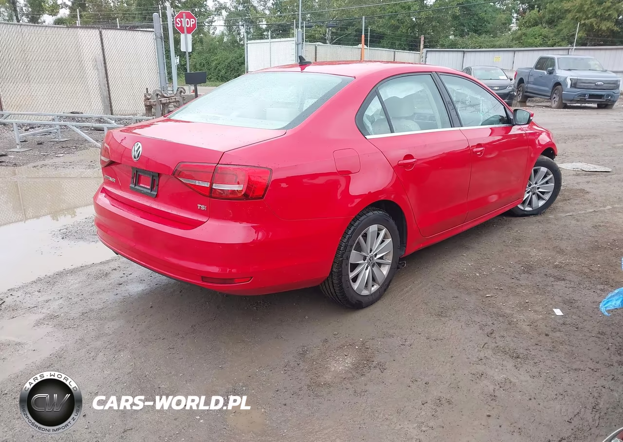 2015 Volkswagen Jetta 1.8T Se W-Connectivity VIN:3VWD17AJ9FM324453 - 4