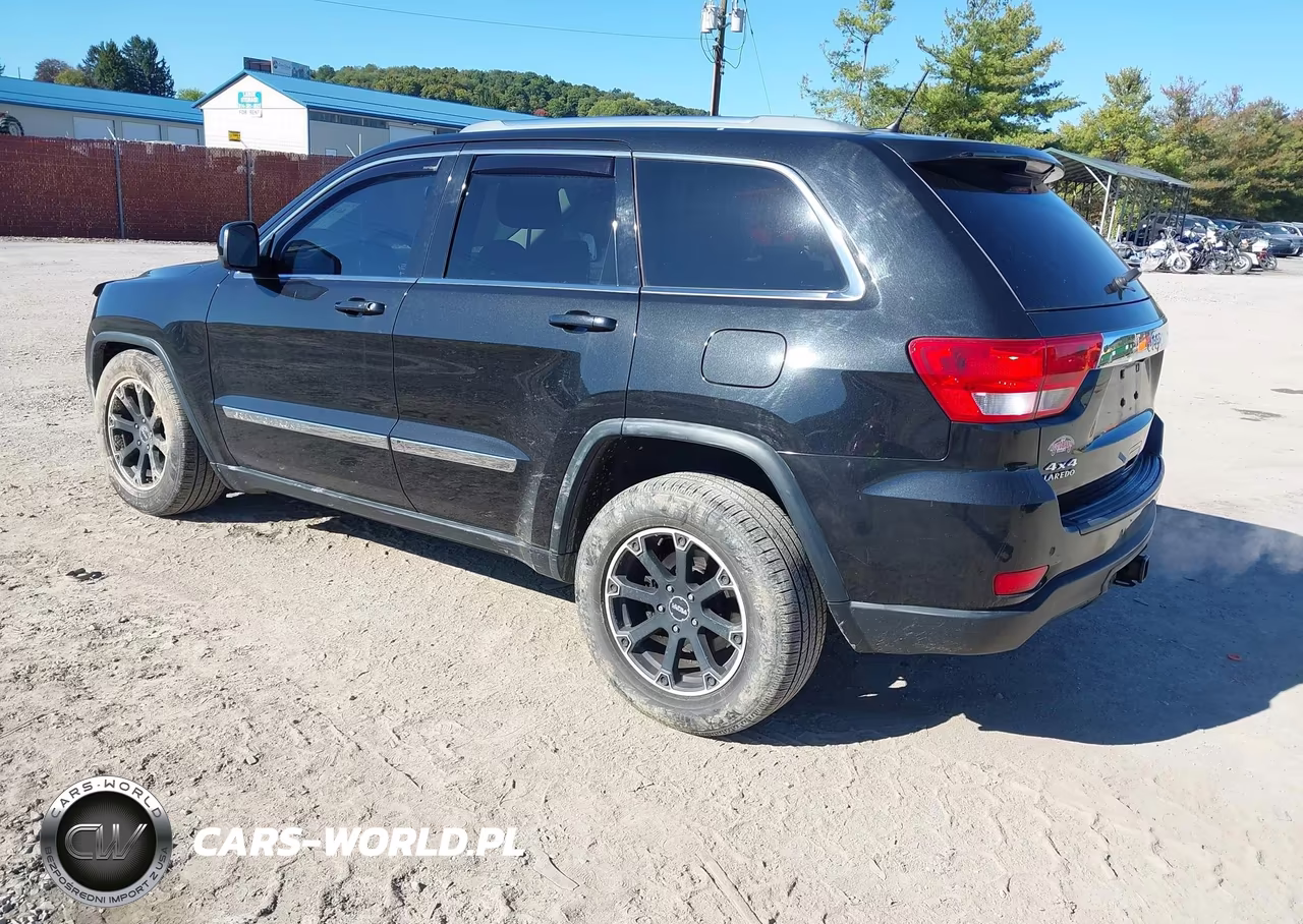 2011 Jeep Grand Cherokee Laredo VIN:1J4RR4GG0BC527412 - 3
