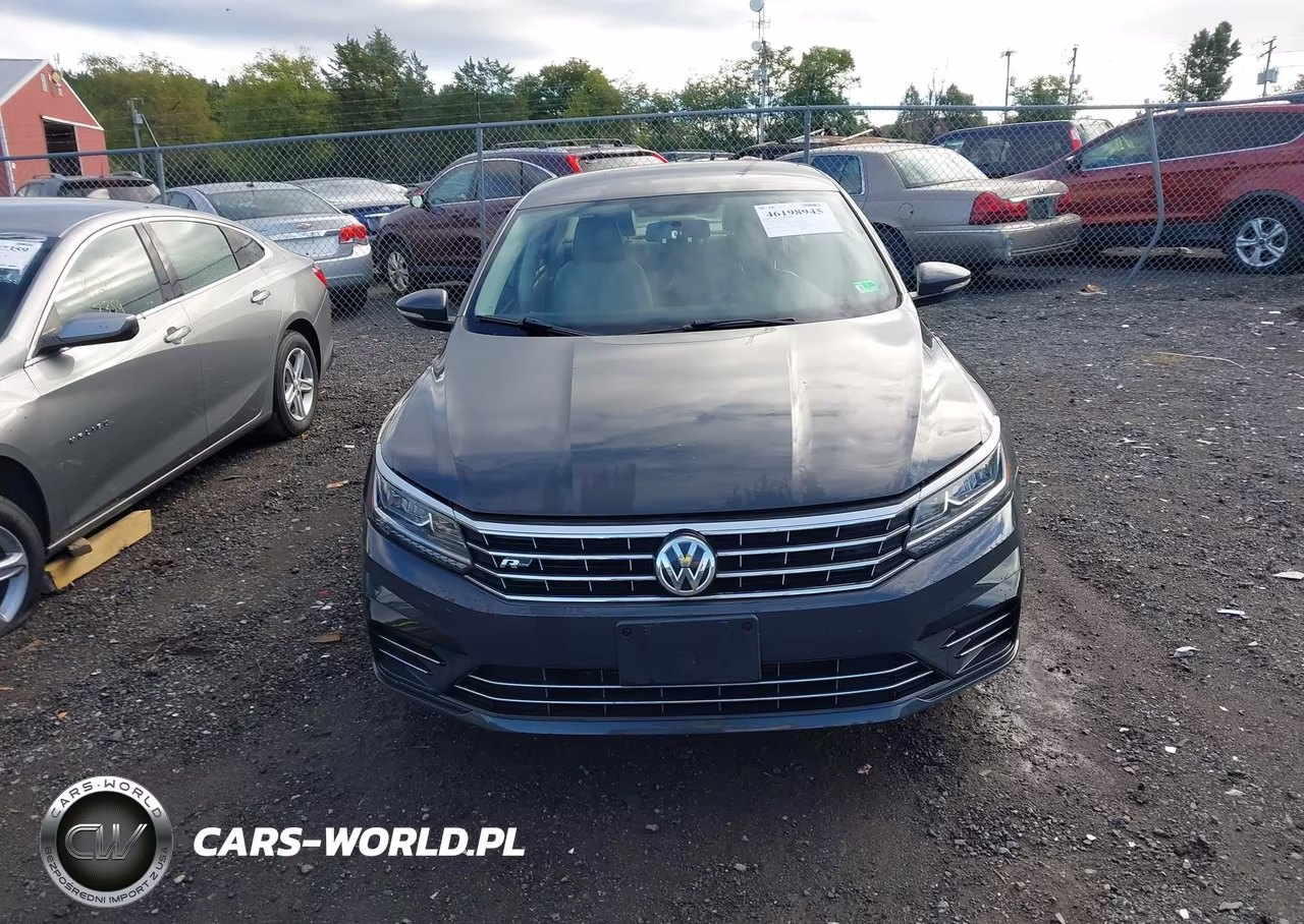 2017 Volkswagen Passat 1.8T R-Line VIN:1VWDT7A30HC062645 - 13