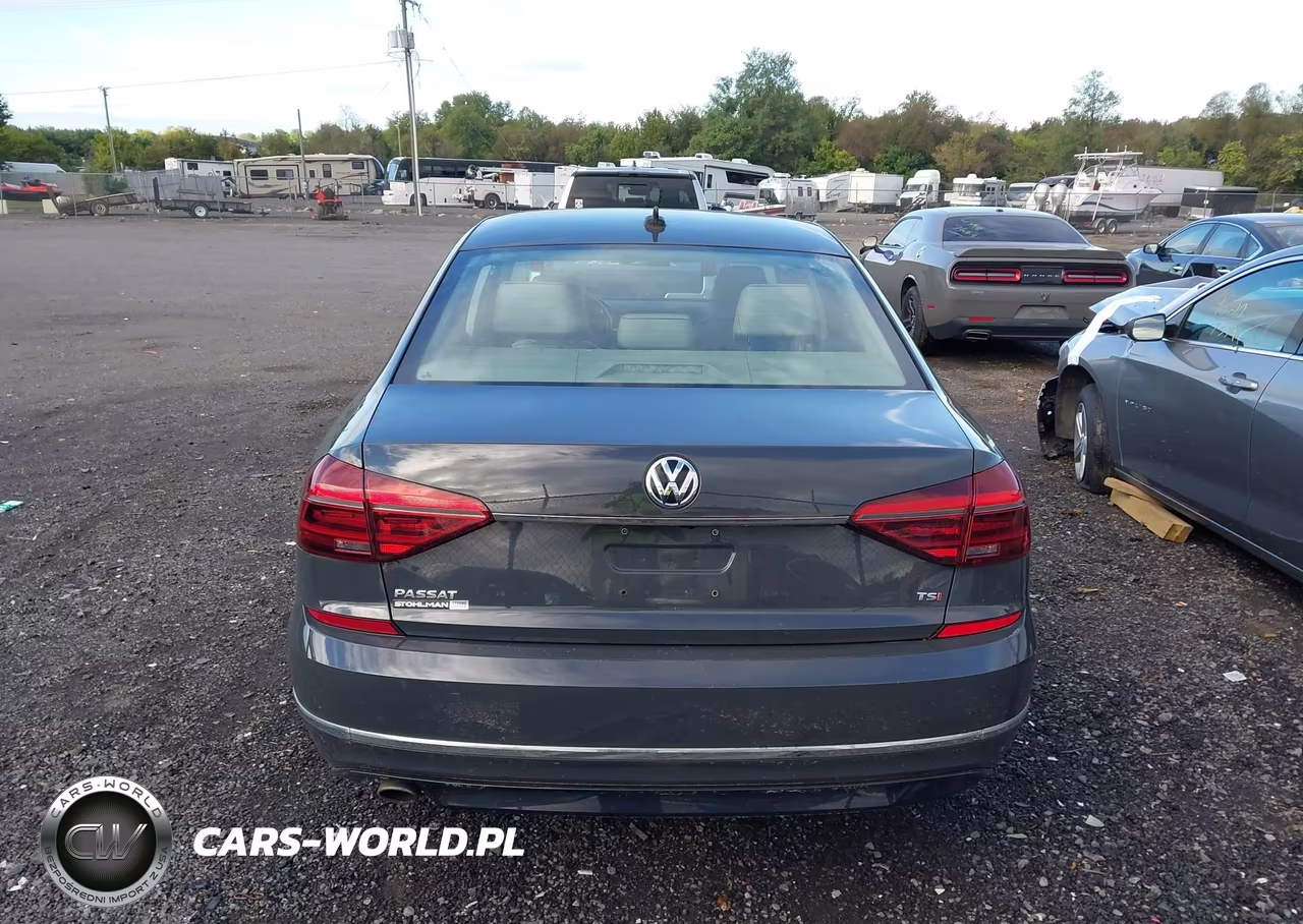 2017 Volkswagen Passat 1.8T R-Line VIN:1VWDT7A30HC062645 - 17
