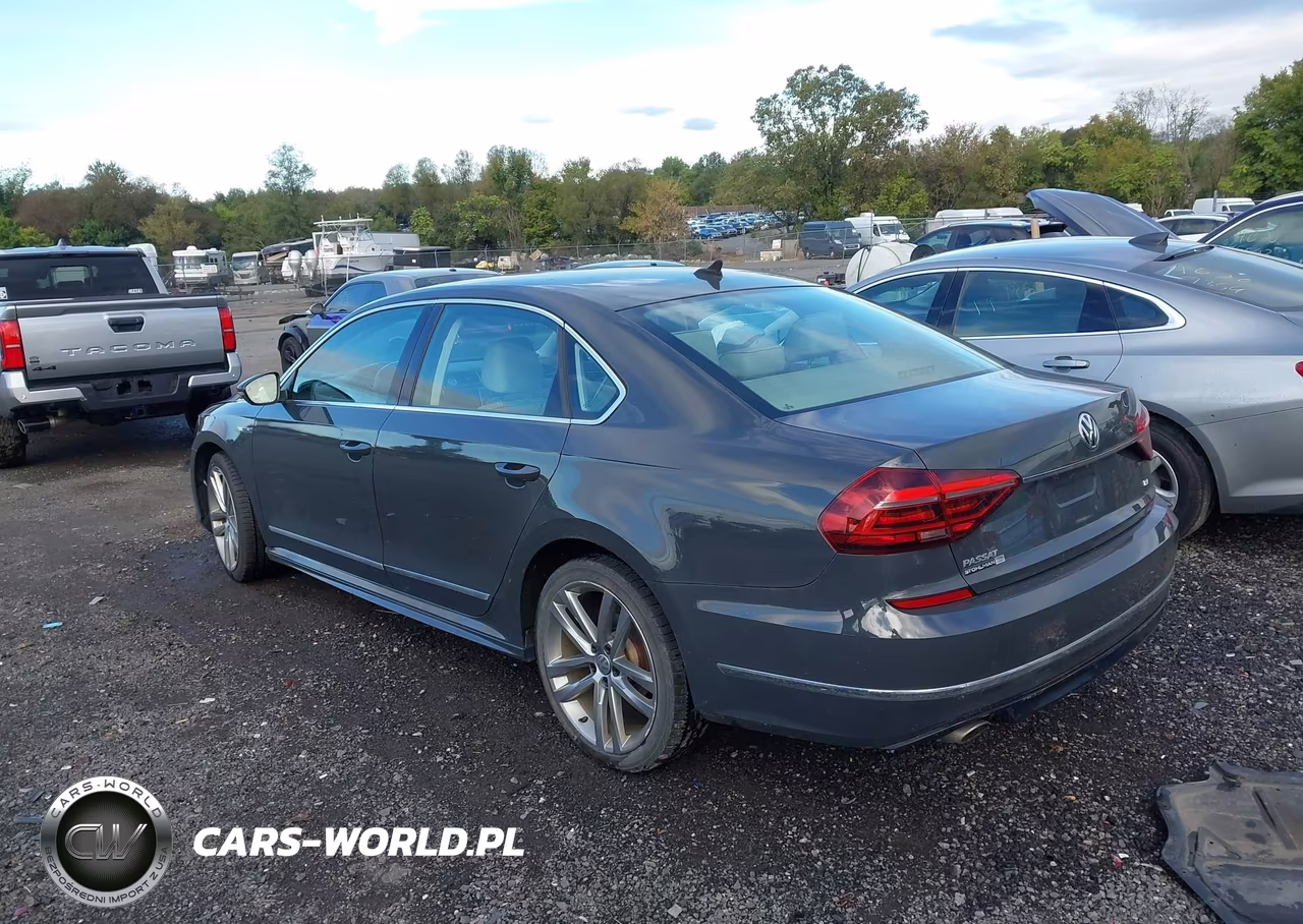 2017 Volkswagen Passat 1.8T R-Line VIN:1VWDT7A30HC062645 - 3