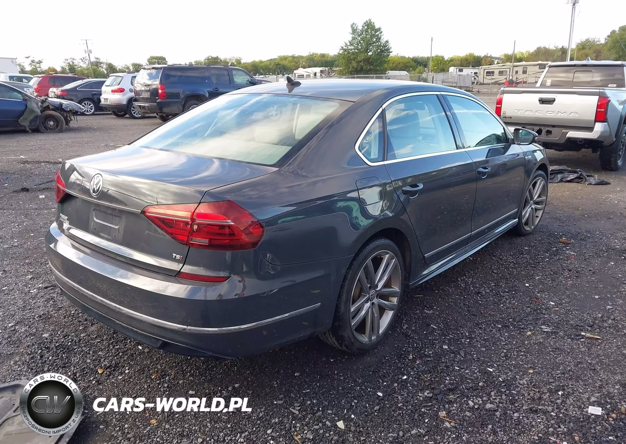 2017 Volkswagen Passat 1.8T R-Line VIN:1VWDT7A30HC062645 - 4