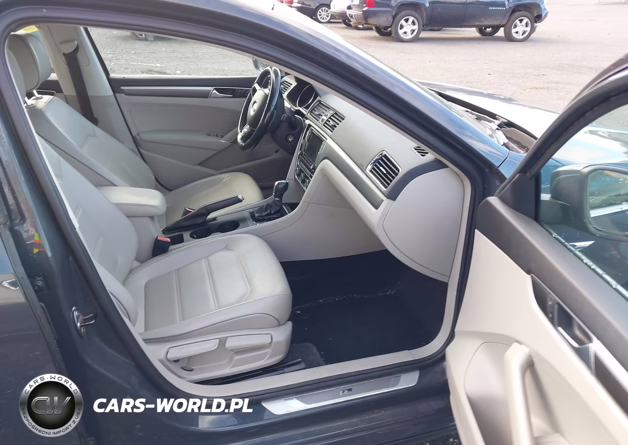 2017 Volkswagen Passat 1.8T R-Line VIN:1VWDT7A30HC062645 - 5