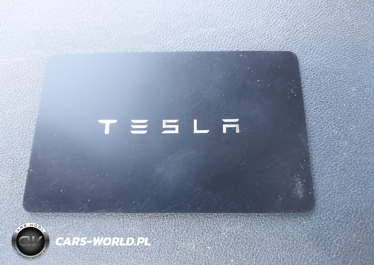 2021 Tesla Model Y Standard Range Rear-Wheel Drive VIN:5YJYGDED6MF106428 - 11