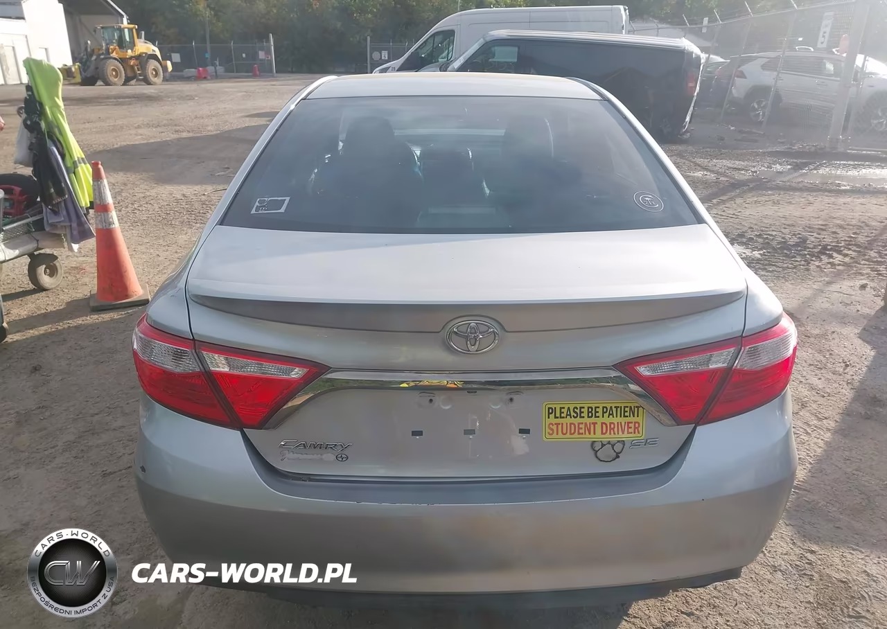 2015 Toyota Camry Se VIN:4T1BF1FK2FU887264 - 16