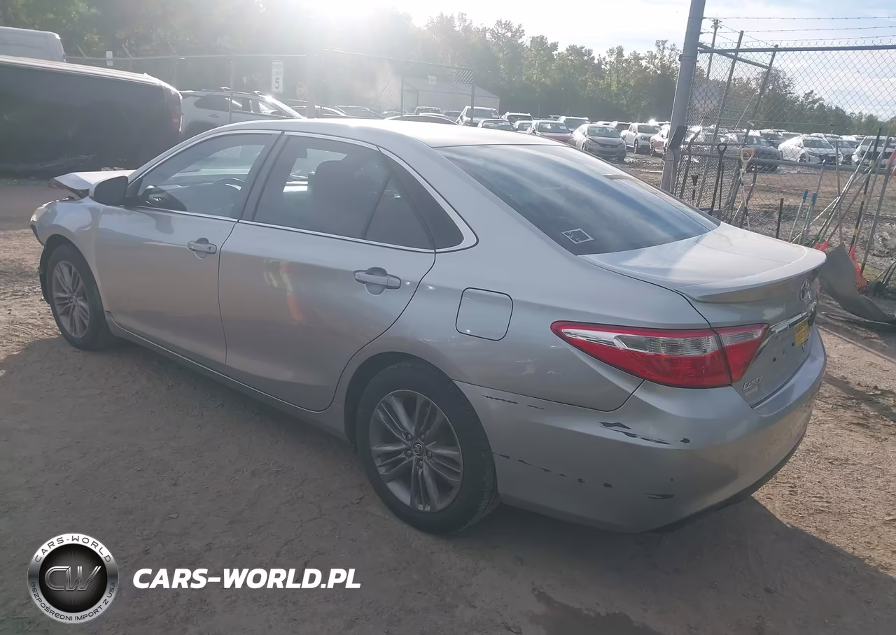 2015 Toyota Camry Se VIN:4T1BF1FK2FU887264 - 3
