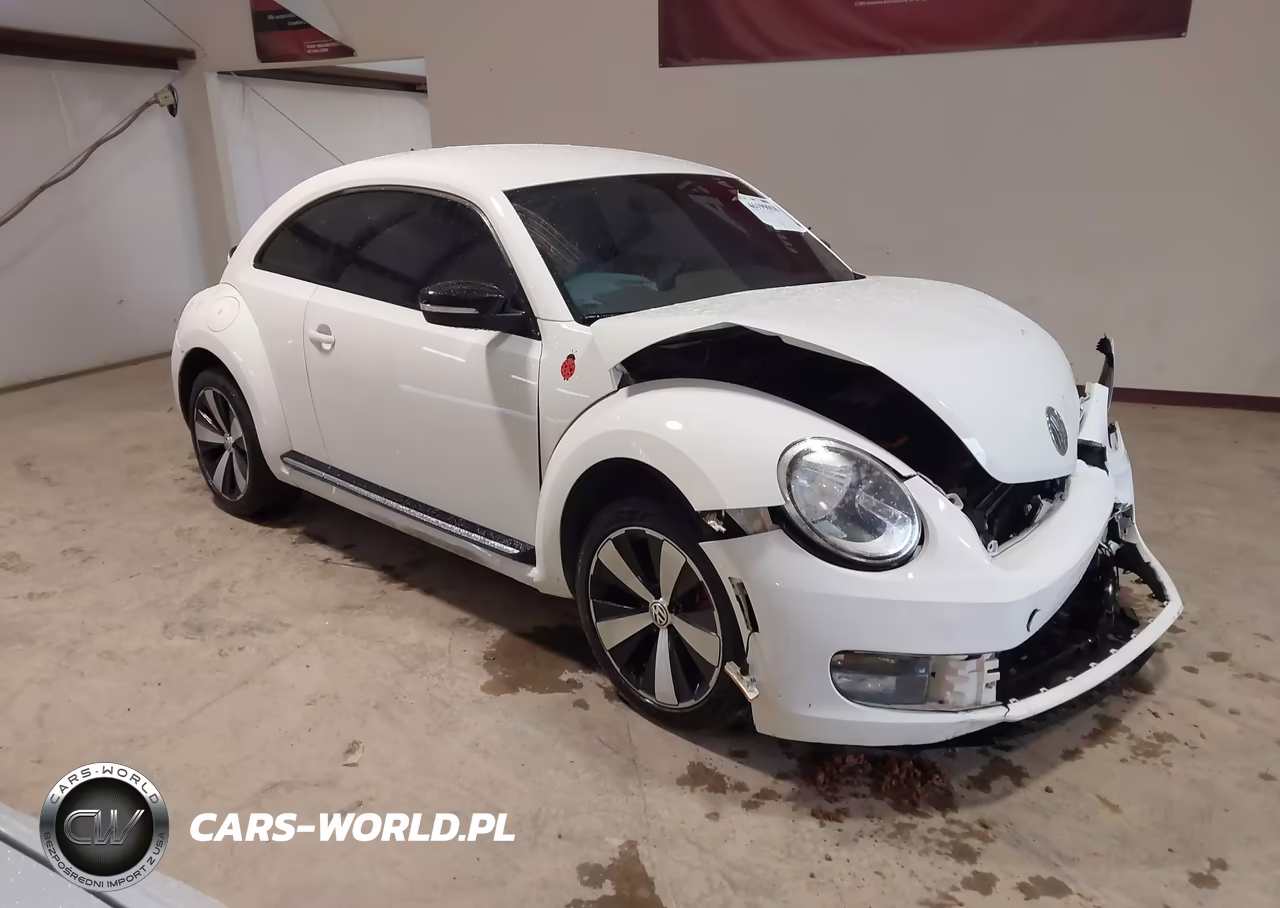 2013 Volkswagen Beetle Coupe 2.0T Turbo – zdjęcie 1 z 17