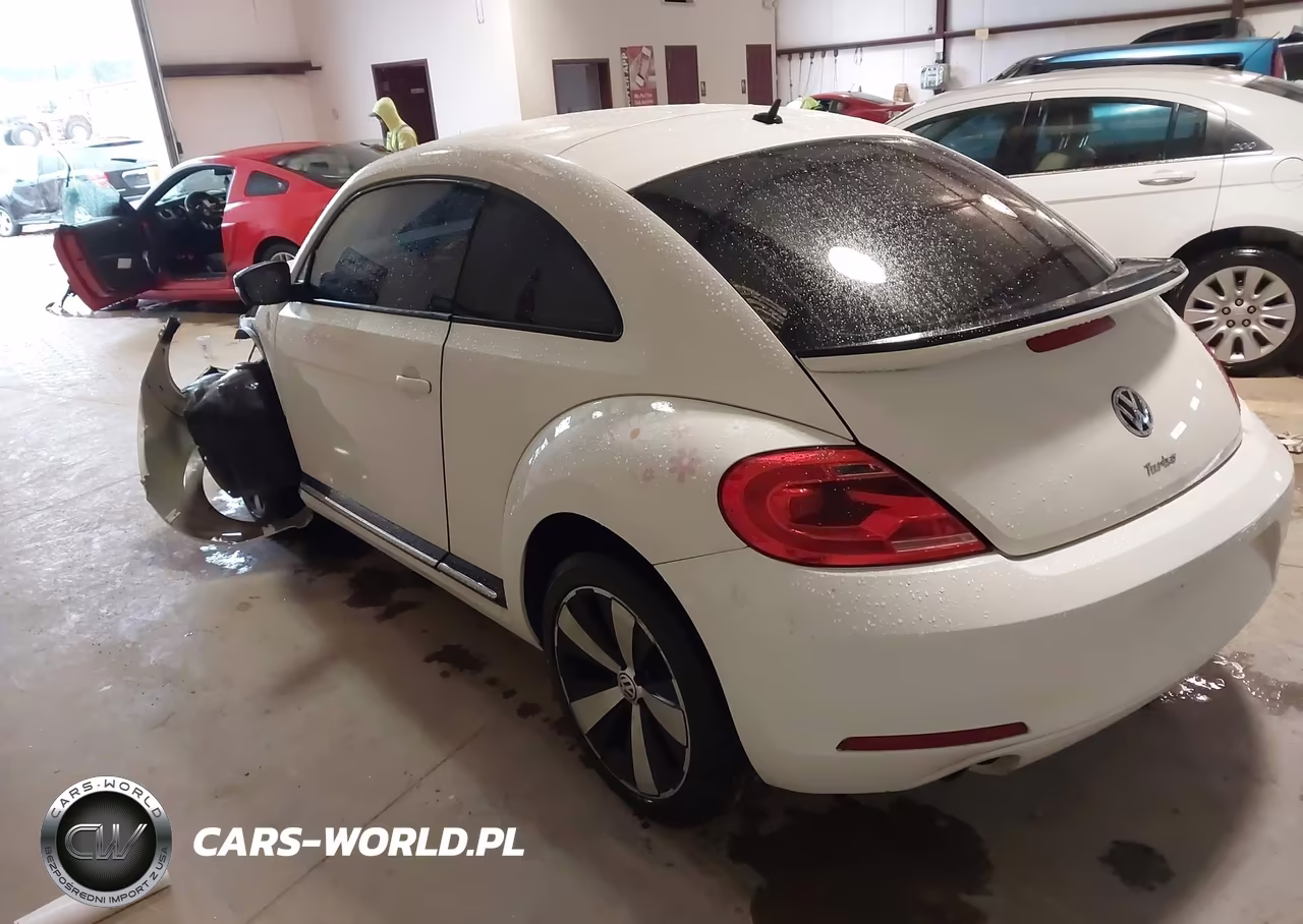 2013 Volkswagen Beetle Coupe 2.0T Turbo VIN:3VWV67AT9DM658633 - 3