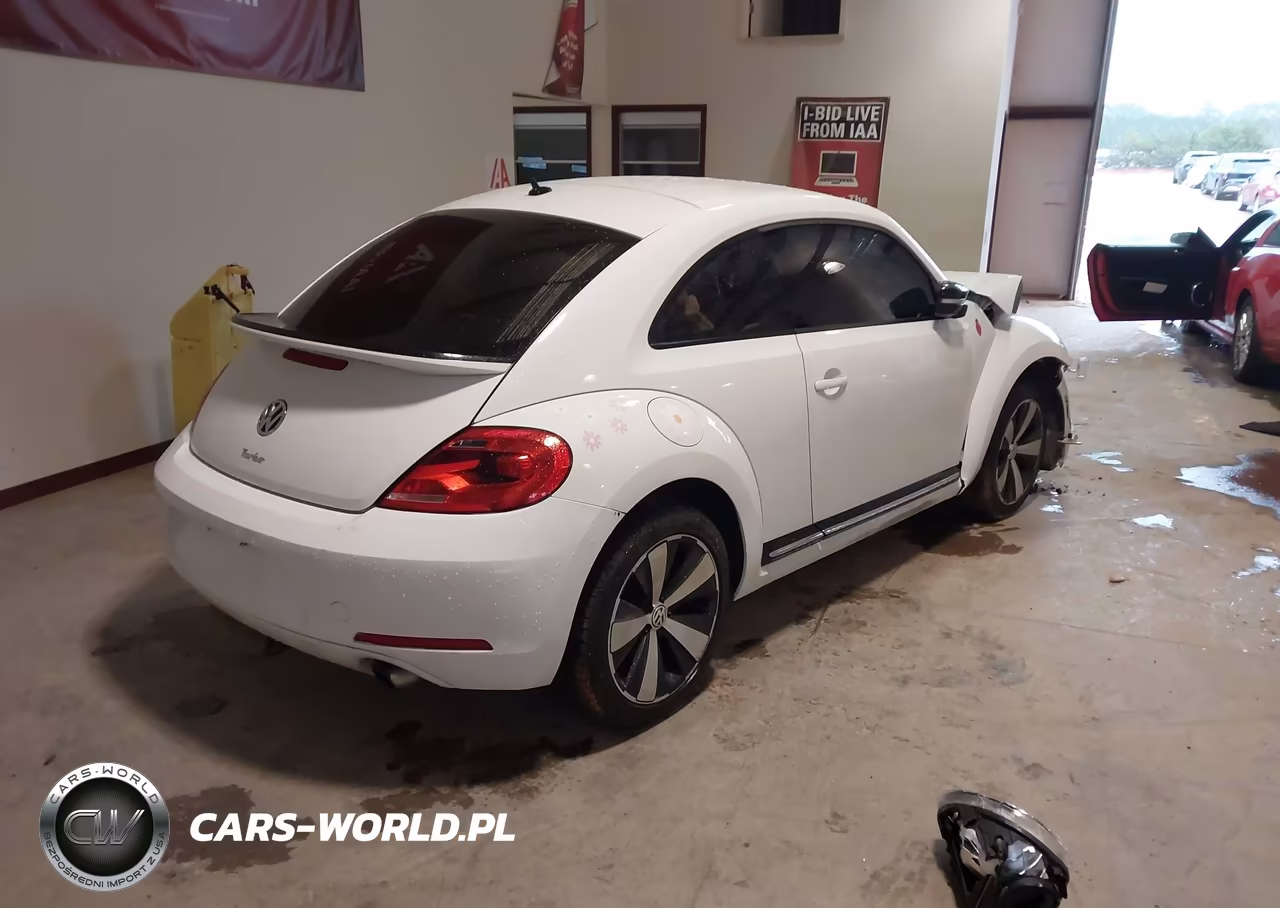 2013 Volkswagen Beetle Coupe 2.0T Turbo VIN:3VWV67AT9DM658633 - 4