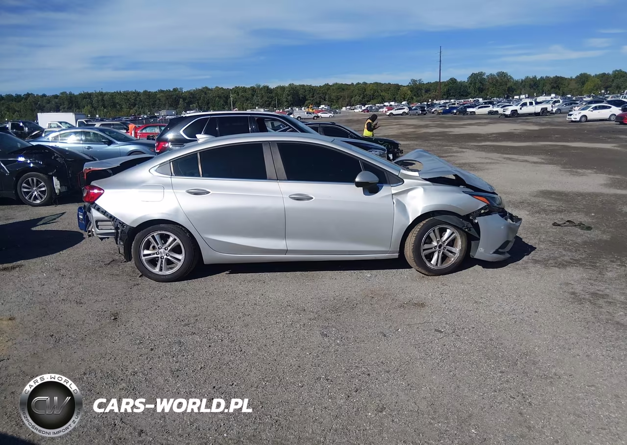 2018 Chevrolet Cruze Lt Auto VIN:1G1BE5SM7J7179999 - 13