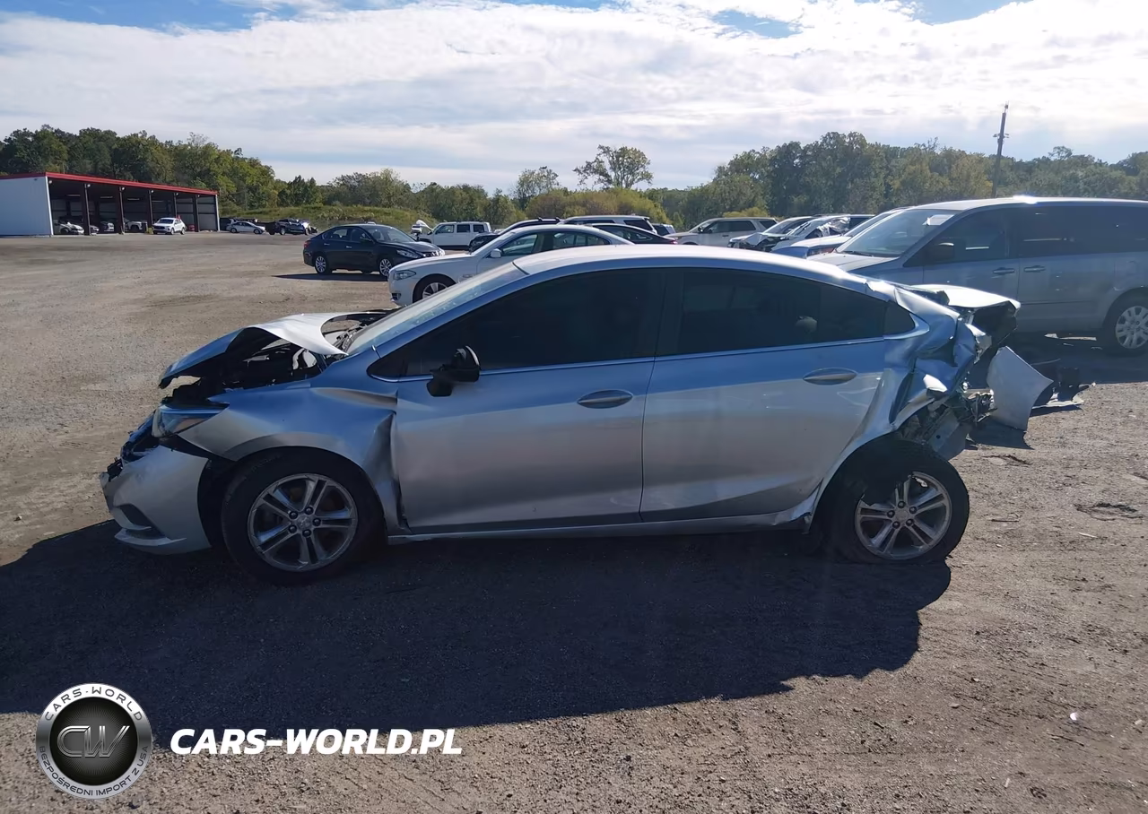 2018 Chevrolet Cruze Lt Auto VIN:1G1BE5SM7J7179999 - 14
