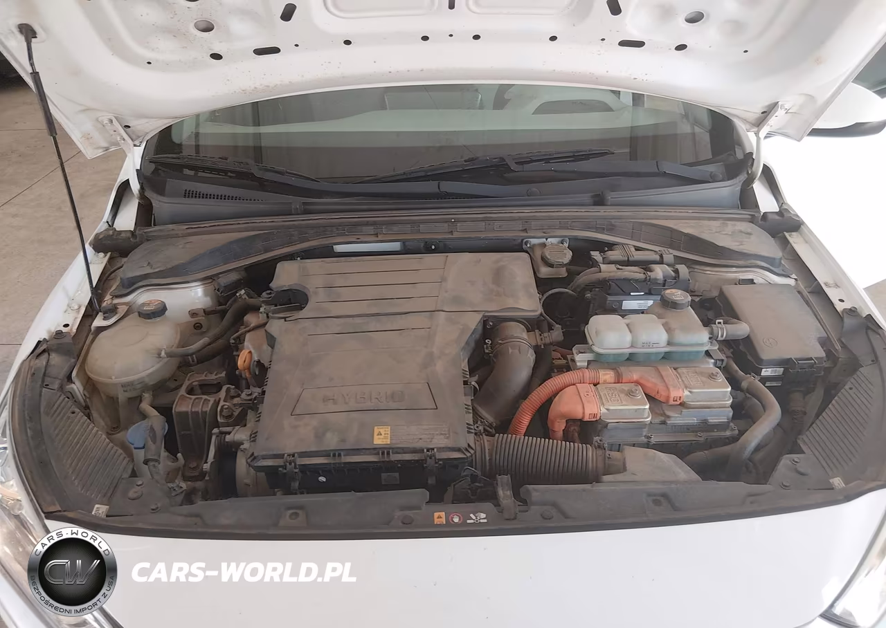 2020 Hyundai Ioniq Hybrid Blue VIN:KMHC65LC1LU220271 - 10