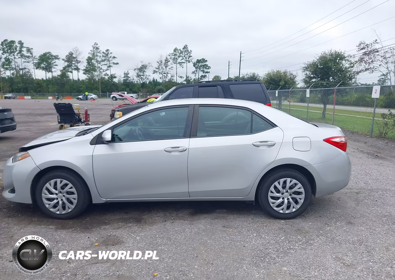 2017 Toyota Corolla Le VIN:2T1BURHE9HC806079 - 14