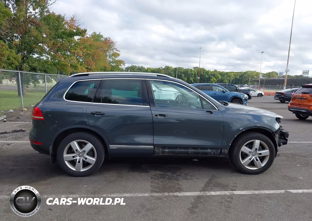 2013 Volkswagen Touareg Lux VIN:WVGEP9BP9DD007572 - 13