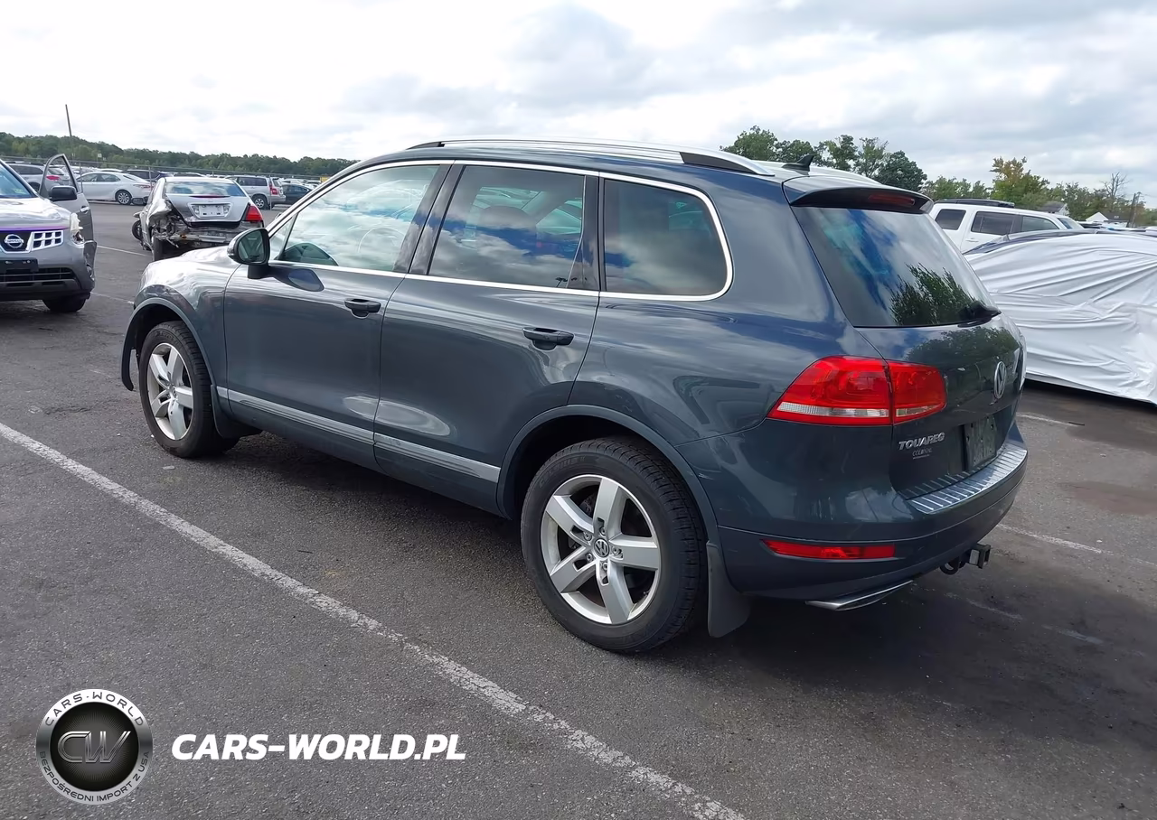 2013 Volkswagen Touareg Lux VIN:WVGEP9BP9DD007572 - 3
