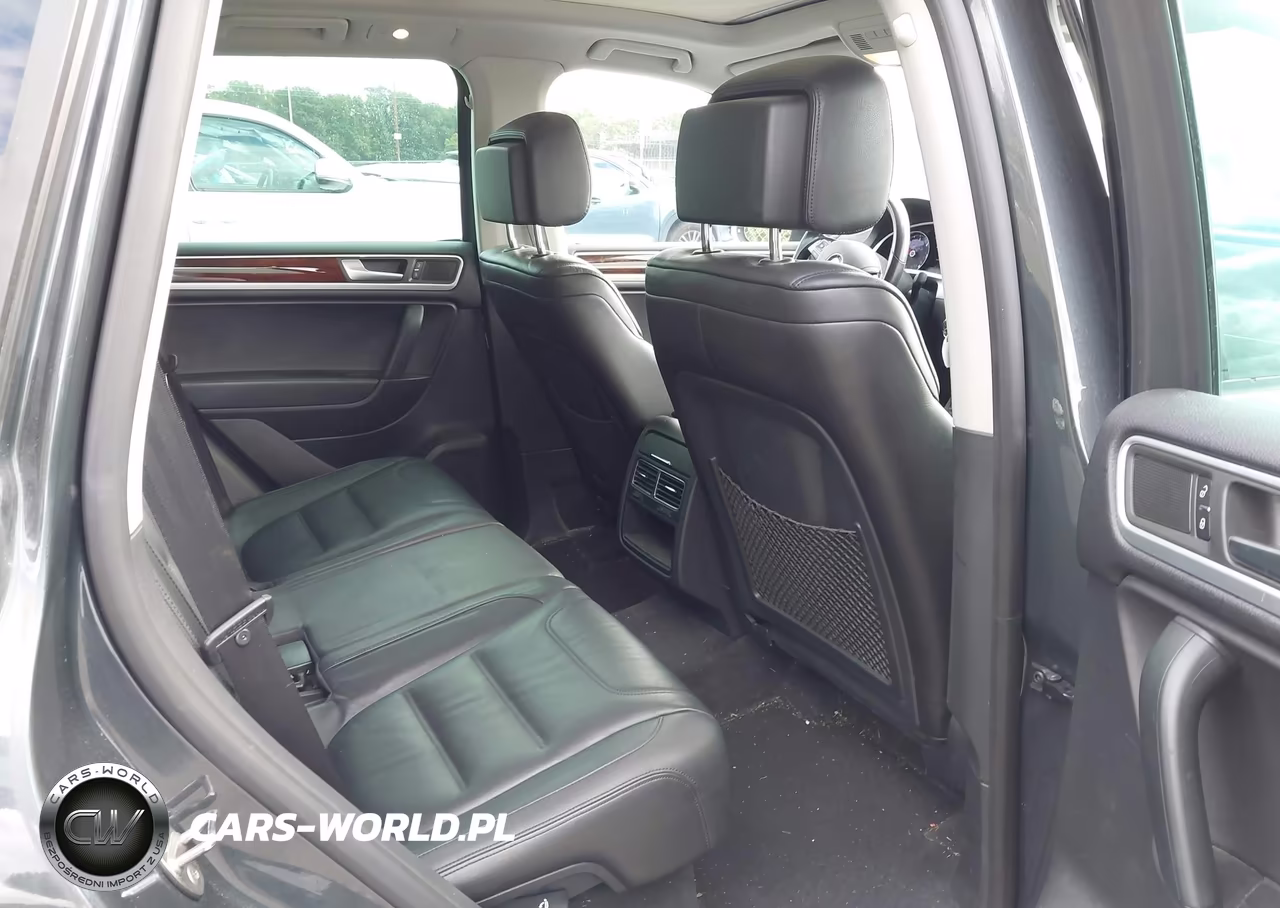 2013 Volkswagen Touareg Lux VIN:WVGEP9BP9DD007572 - 8