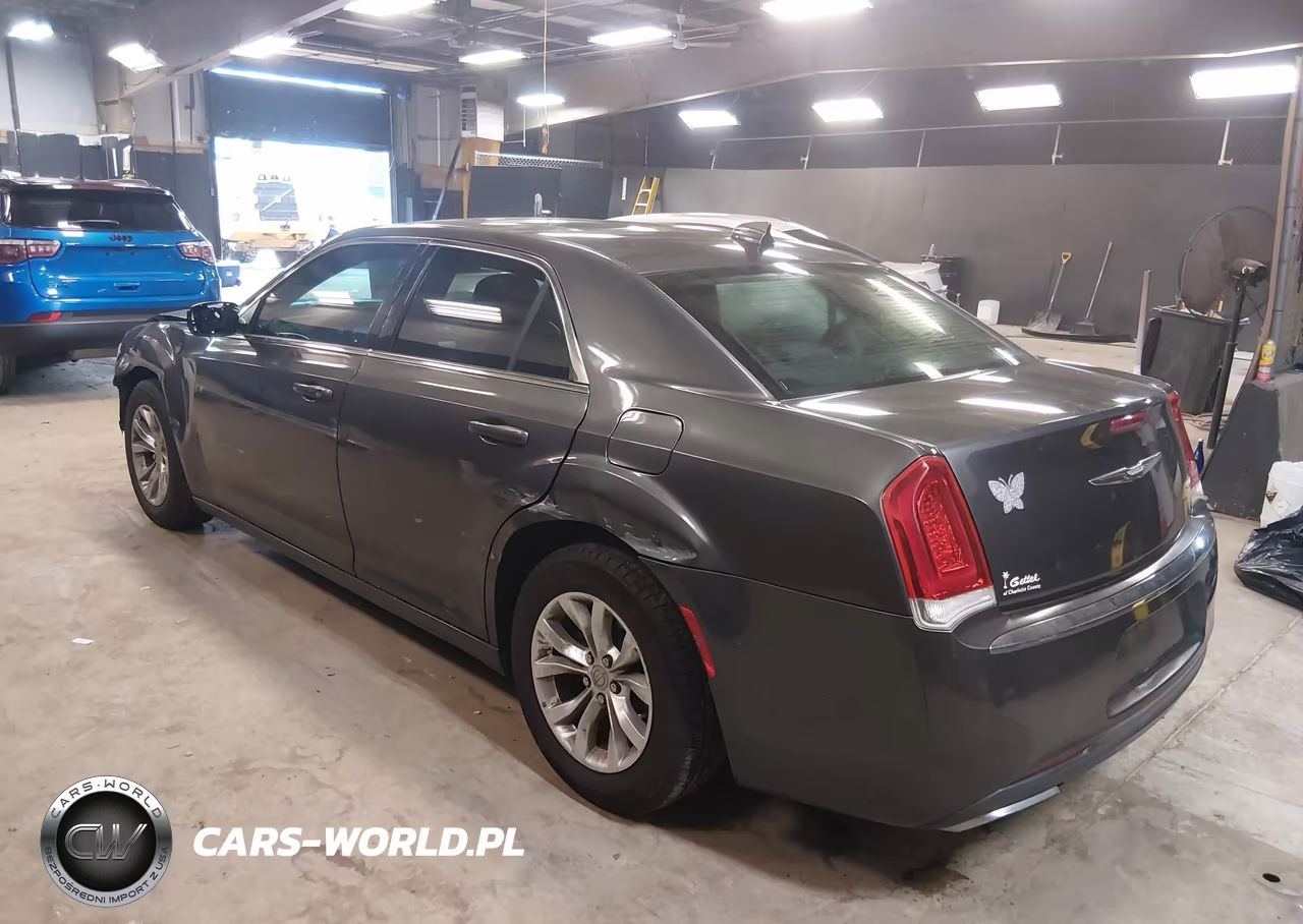 2015 Chrysler 300 Limited VIN:2C3CCAAG9FH929845 - 3