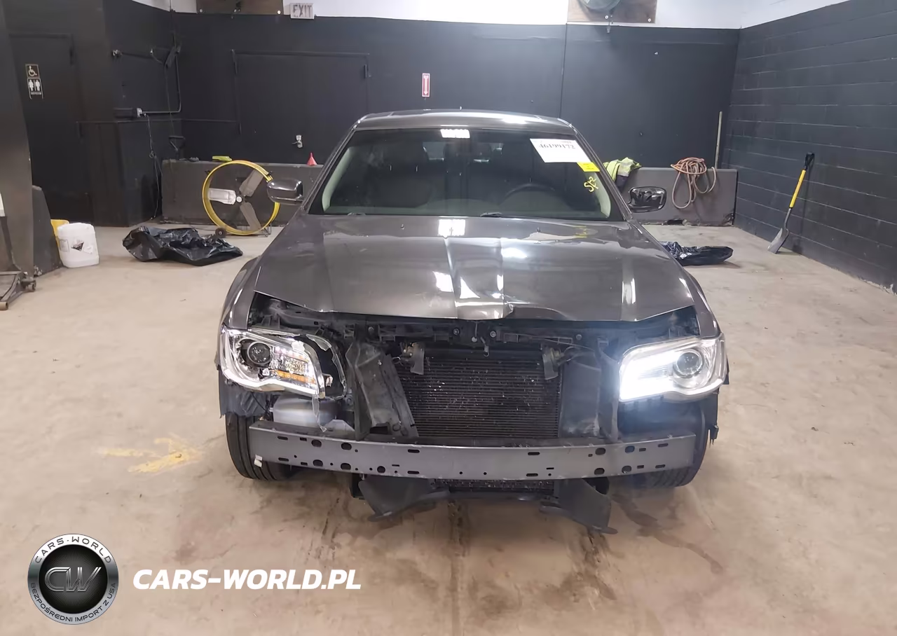 2015 Chrysler 300 Limited VIN:2C3CCAAG9FH929845 - 6
