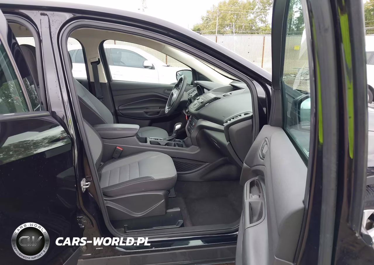 2019 Ford Escape S VIN:1FMCU0F77KUA31971 - 5