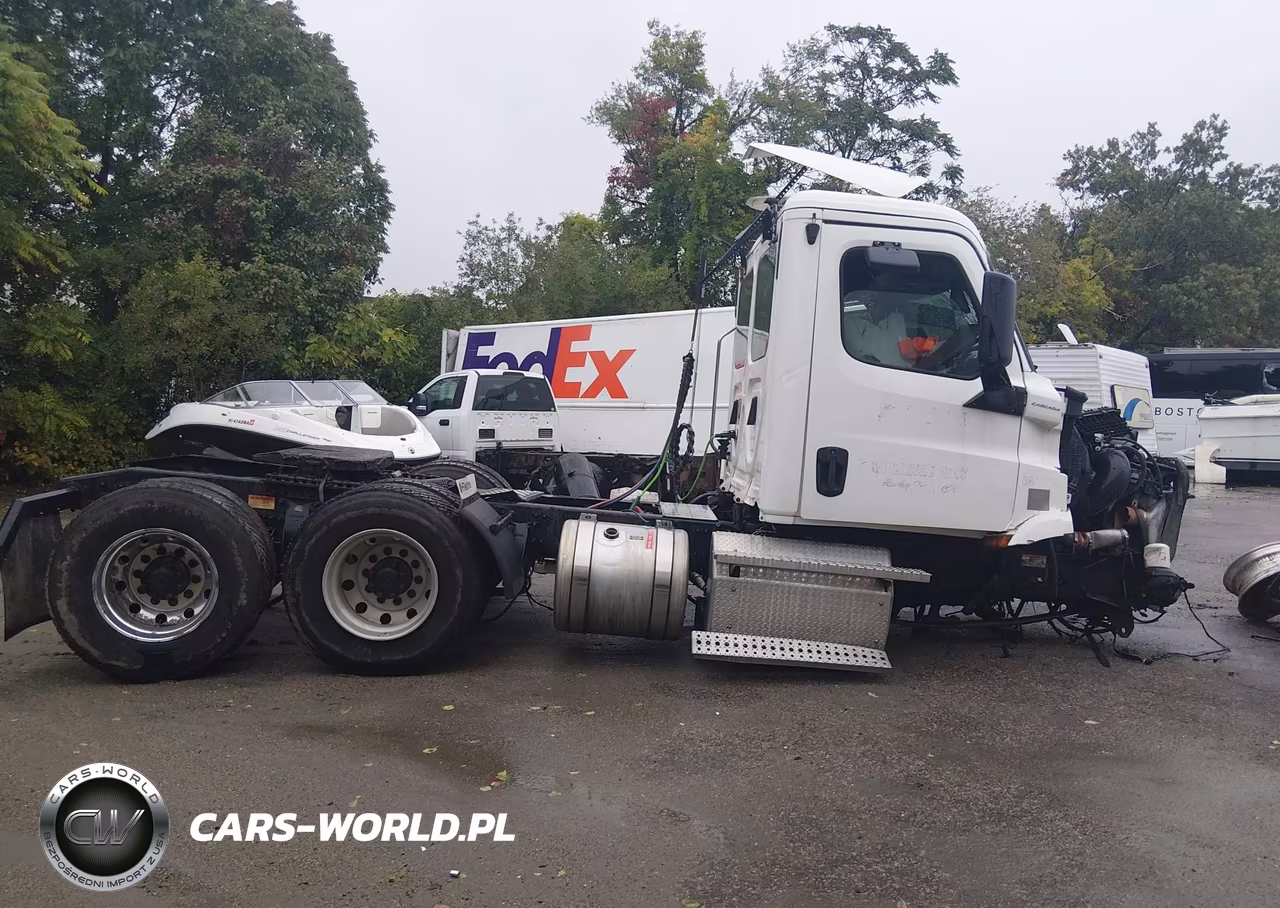 2020 Freightliner Cascadia VIN:3AKJHTDV9LSLZ0956 - 13