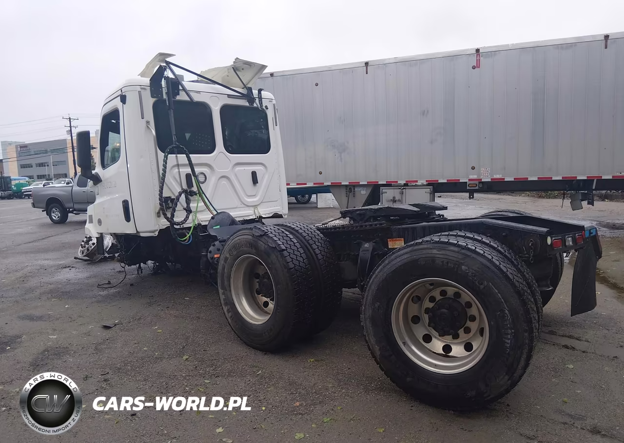 2020 Freightliner Cascadia VIN:3AKJHTDV9LSLZ0956 - 3