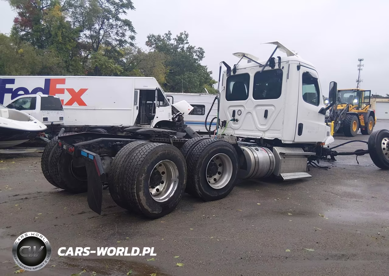 2020 Freightliner Cascadia VIN:3AKJHTDV9LSLZ0956 - 4