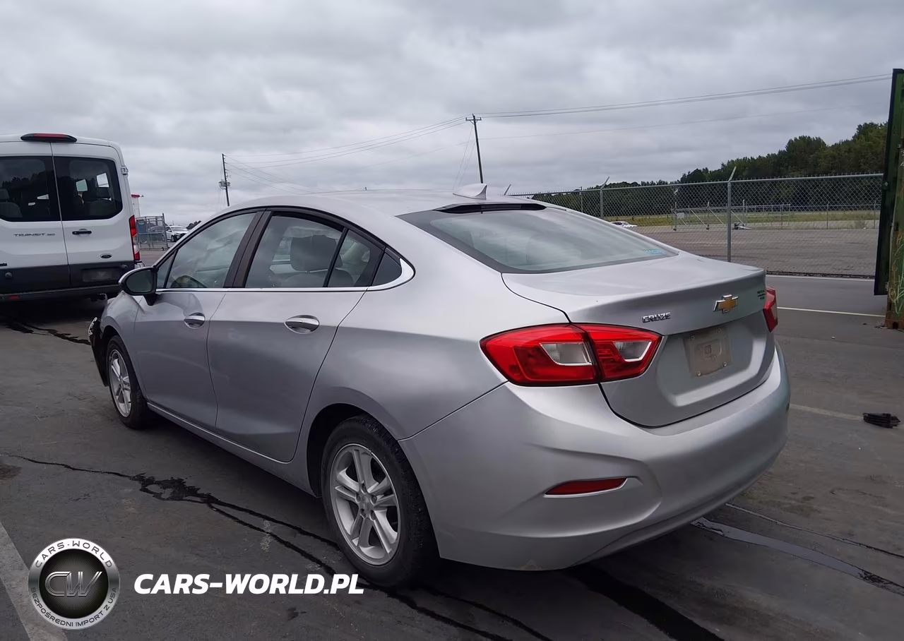 2018 Chevrolet Cruze Lt Auto VIN:1G1BE5SM0J7189970 - 3