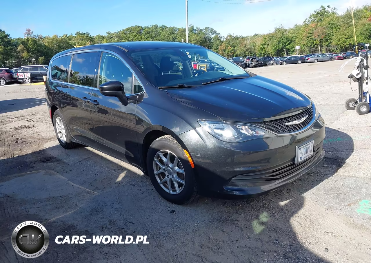 2020 Chrysler Voyager Lx