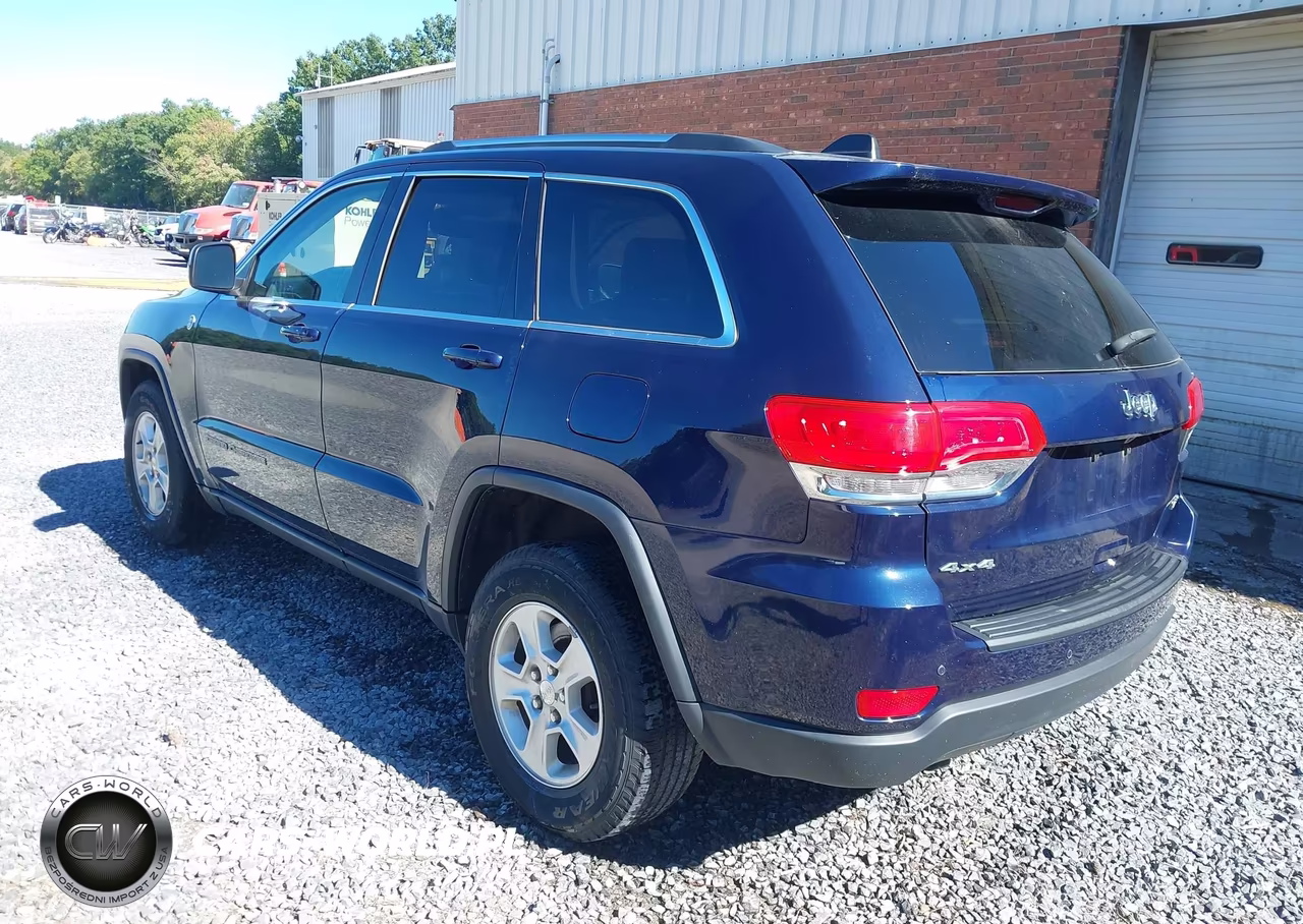 2017 Jeep Grand Cherokee Laredo 4X4 VIN:1C4RJFAG6HC872115 - 3