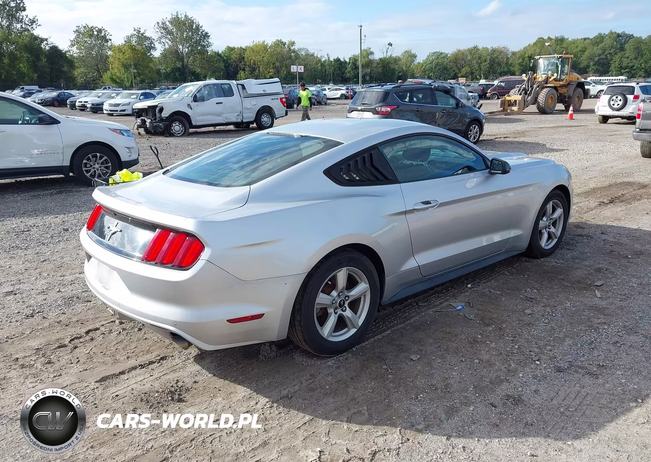 2017 Ford Mustang V6 VIN:1FA6P8AM3H5255364 - 4
