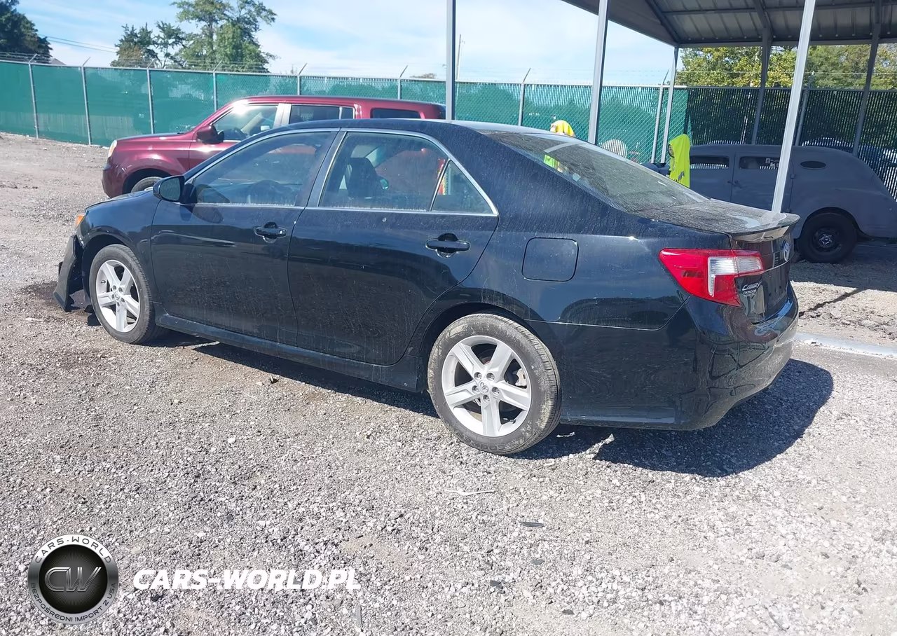 2014 Toyota Camry Se VIN:4T1BF1FK0EU854634 - 3