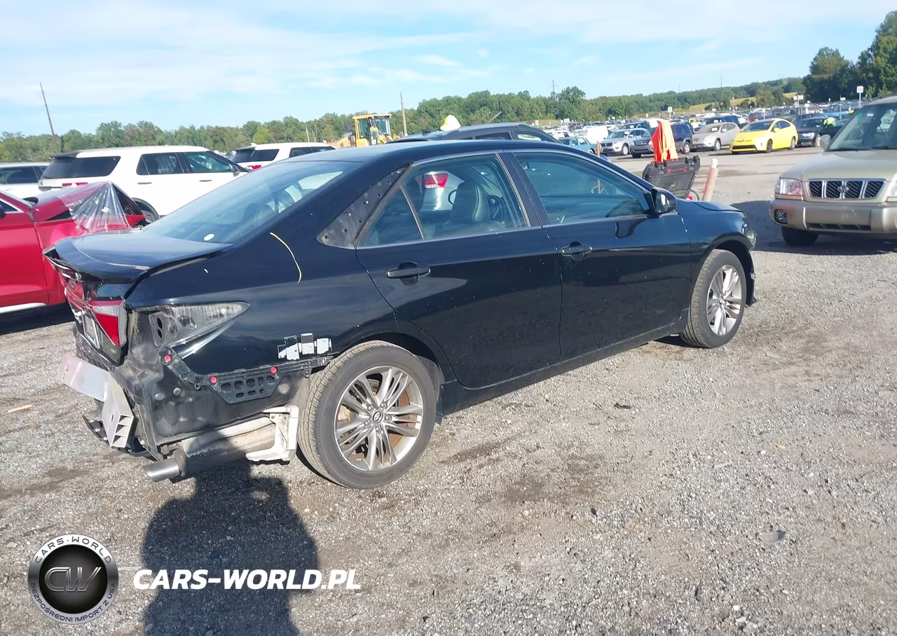 2017 Toyota Camry Se VIN:4T1BF1FK4HU307905 - 4