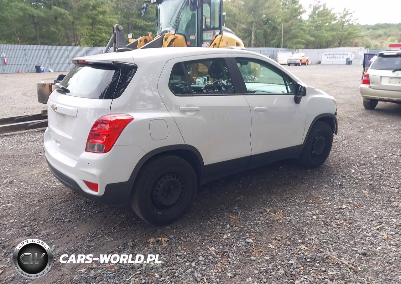 2017 Chevrolet Trax Ls VIN:3GNCJKSB1HL273300 - 4