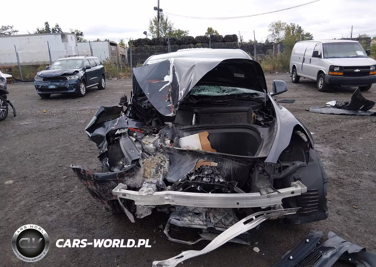 2024 Tesla Model Y Long Range Dual Motor All-Wheel Drive VIN:7SAYGDEE2RA270811 - 12