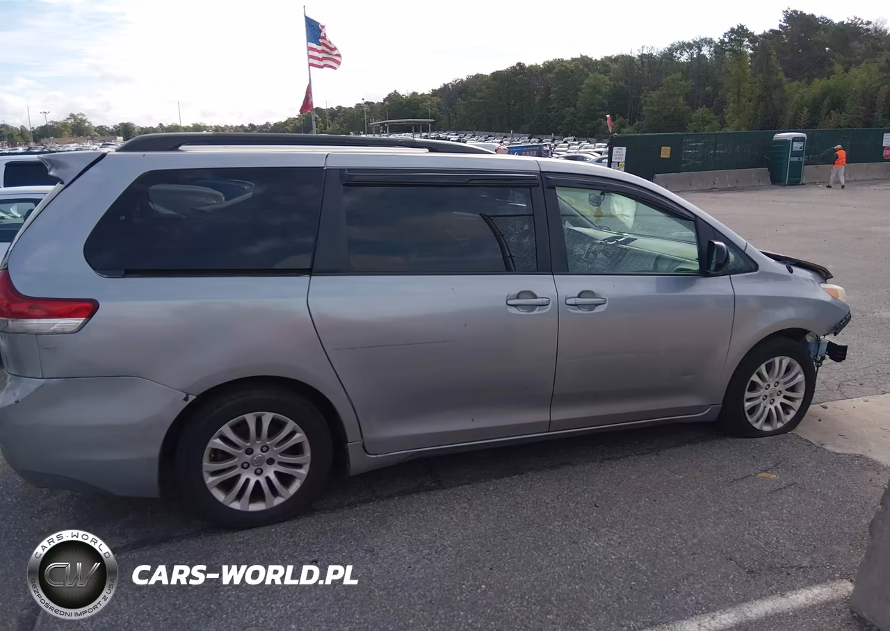 2014 Toyota Sienna Xle V6 8 Passenger VIN:5TDYK3DC3ES470658 - 13