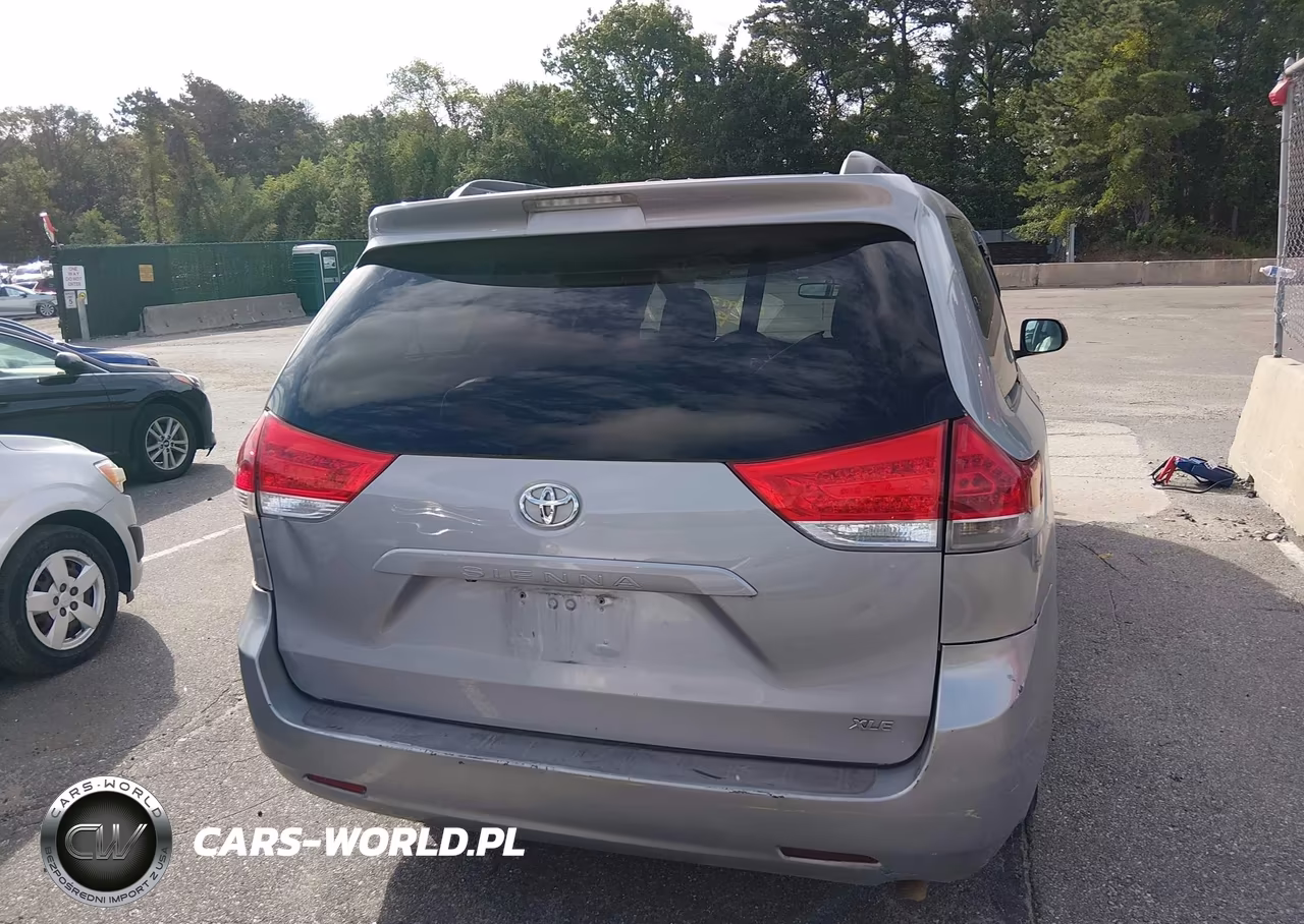 2014 Toyota Sienna Xle V6 8 Passenger VIN:5TDYK3DC3ES470658 - 16