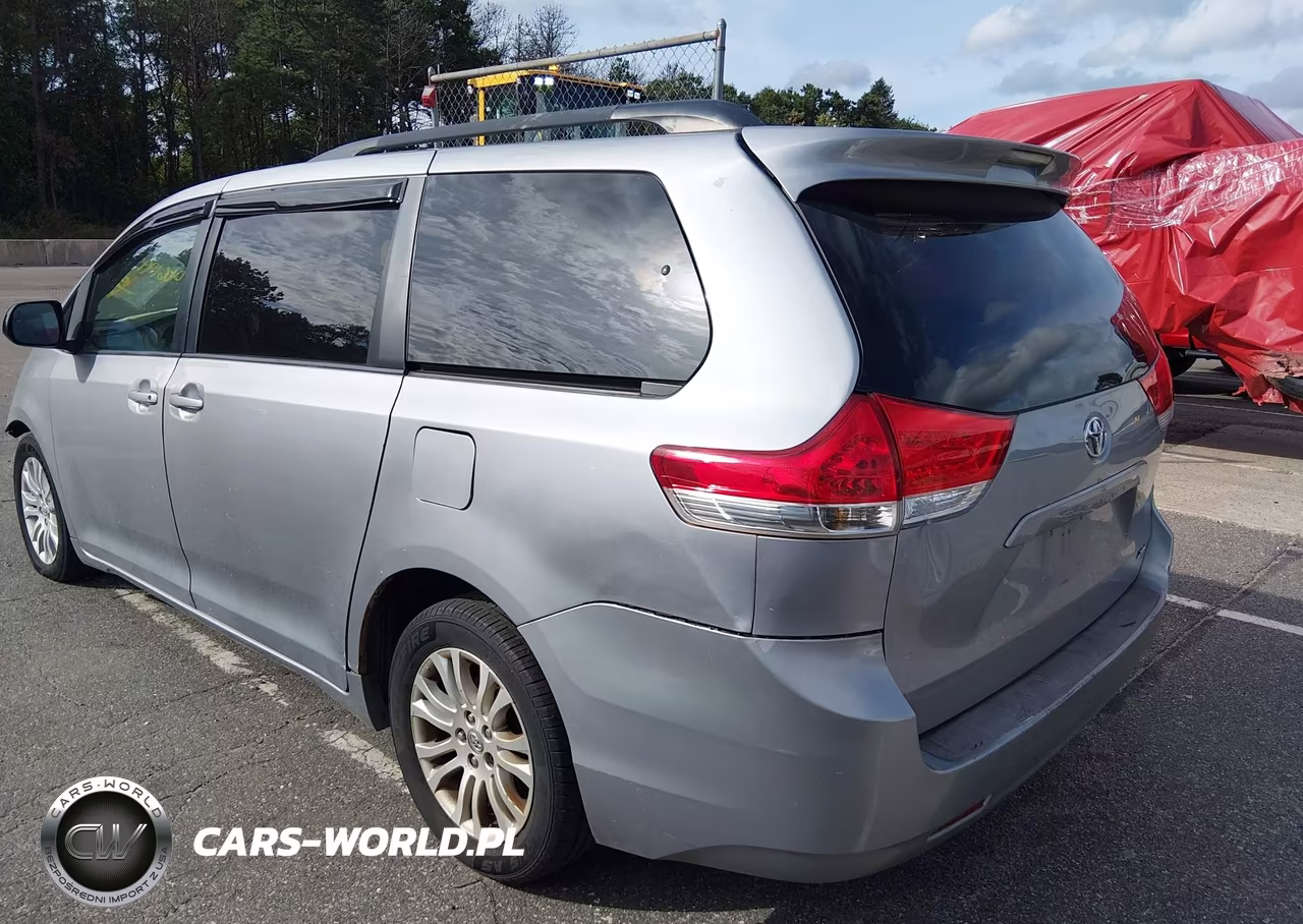 2014 Toyota Sienna Xle V6 8 Passenger VIN:5TDYK3DC3ES470658 - 3
