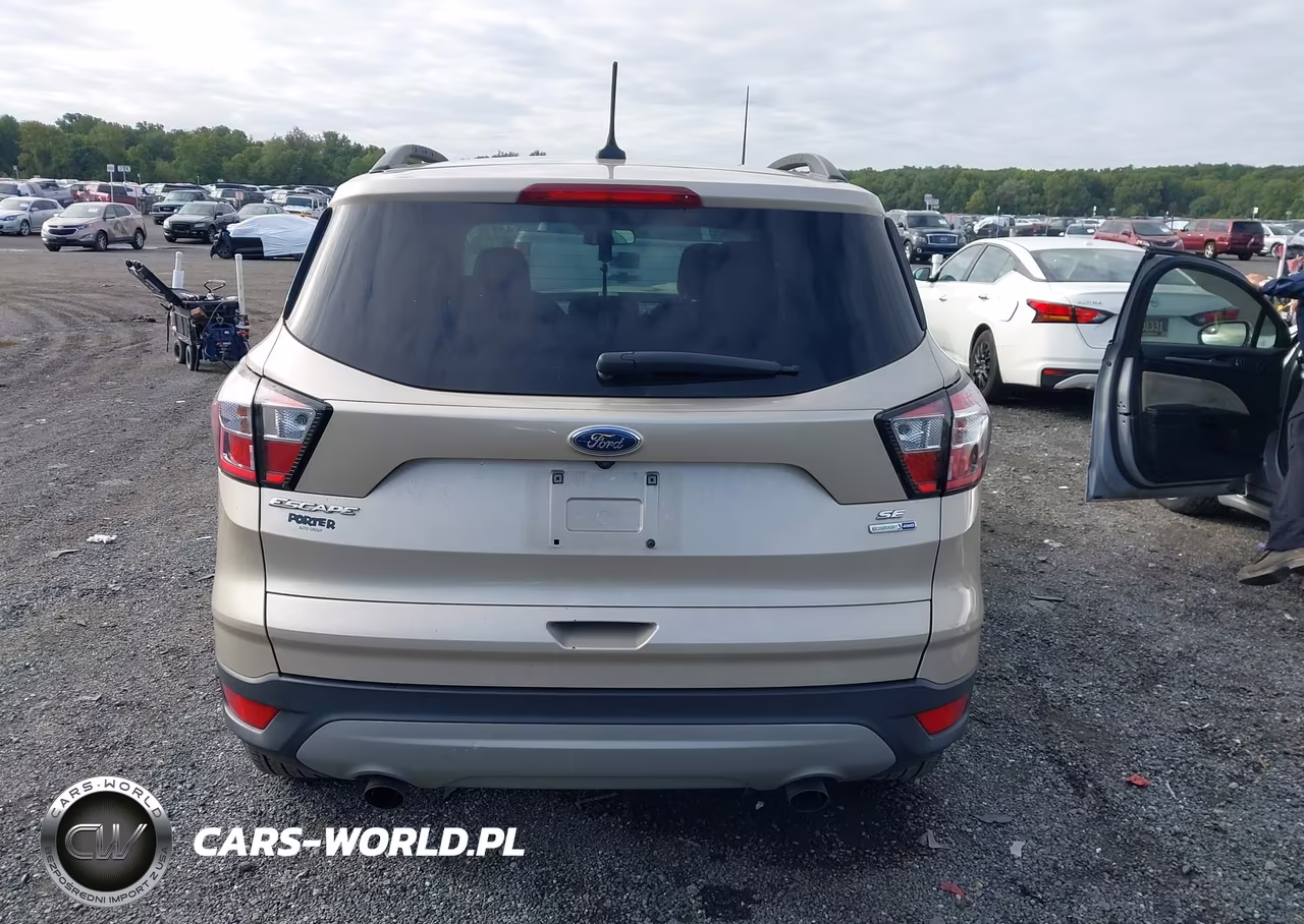 2018 Ford Escape Se VIN:1FMCU9GD9JUA88292 - 16
