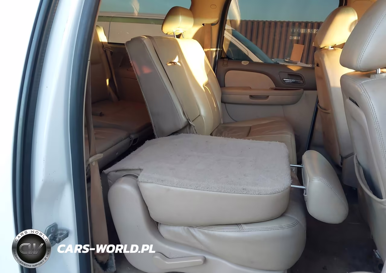 2010 Chevrolet Suburban 1500 Lt1 VIN:1GNUCJE06AR216835 - 8