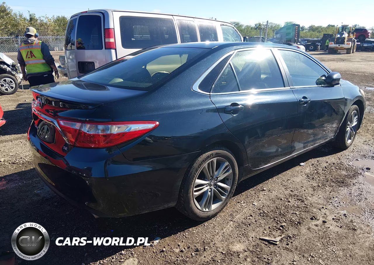 2015 Toyota Camry Se VIN:4T1BF1FK6FU009353 - 4