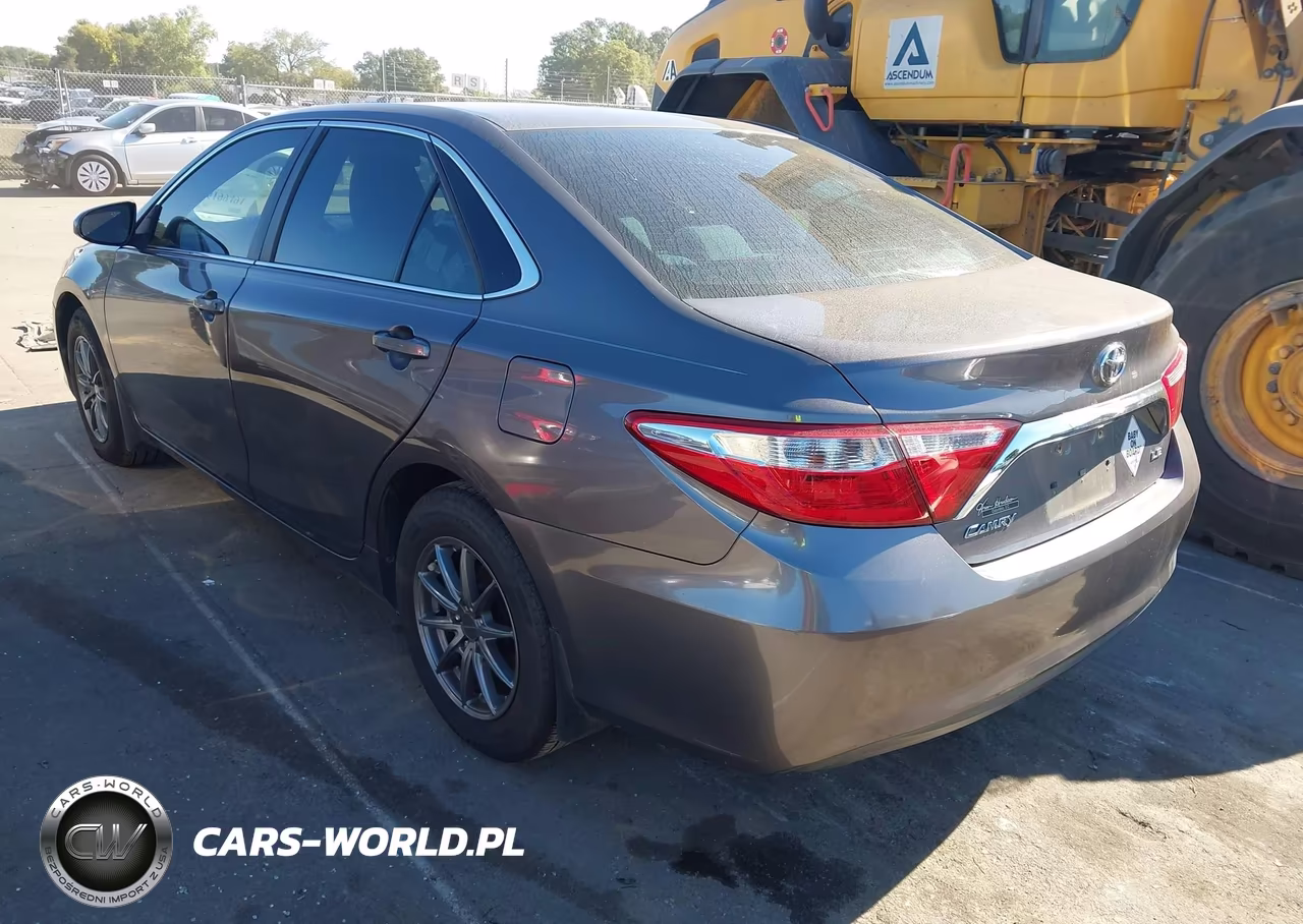 2015 Toyota Camry Le VIN:4T1BF1FK3FU079571 - 3
