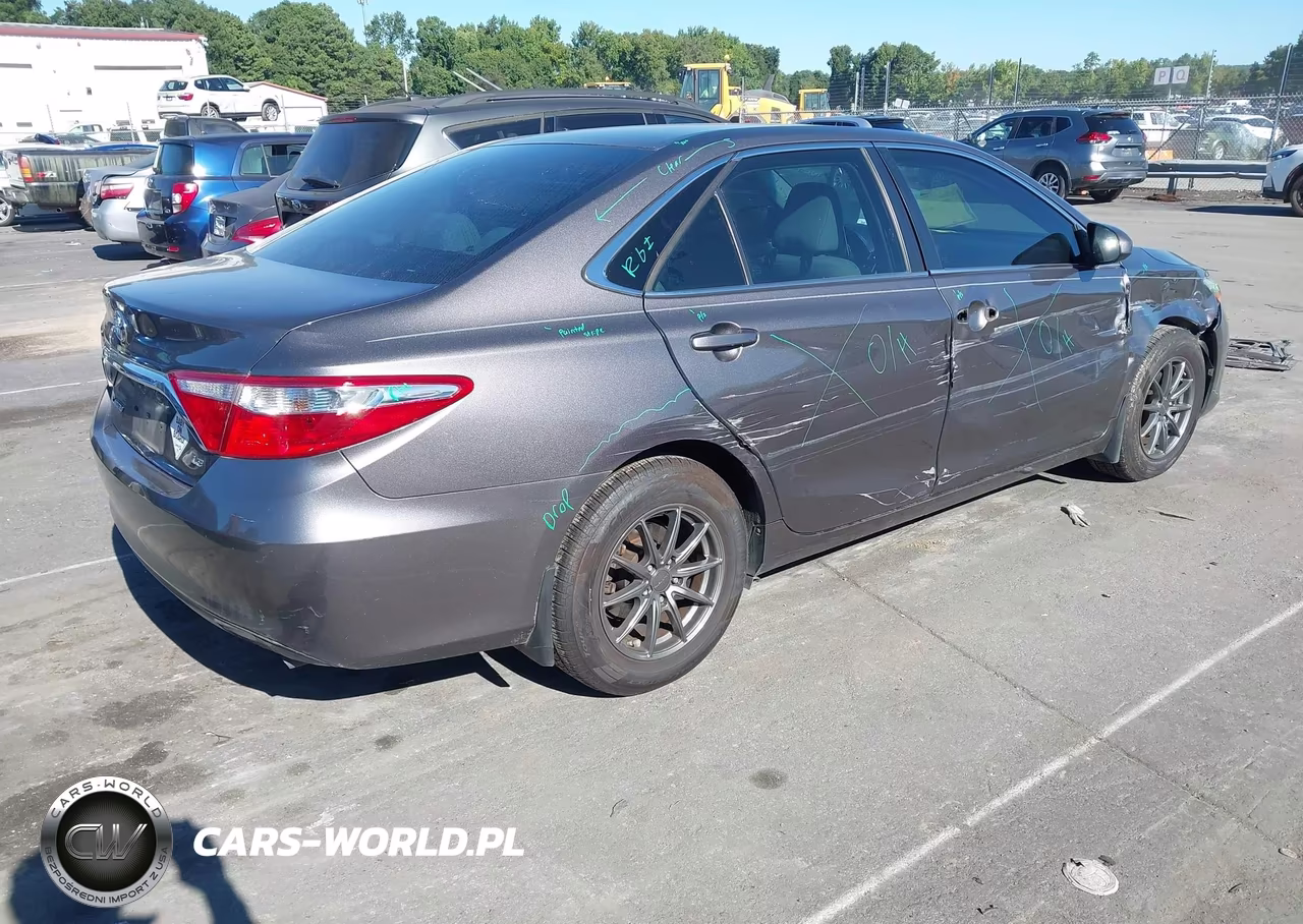 2015 Toyota Camry Le VIN:4T1BF1FK3FU079571 - 4