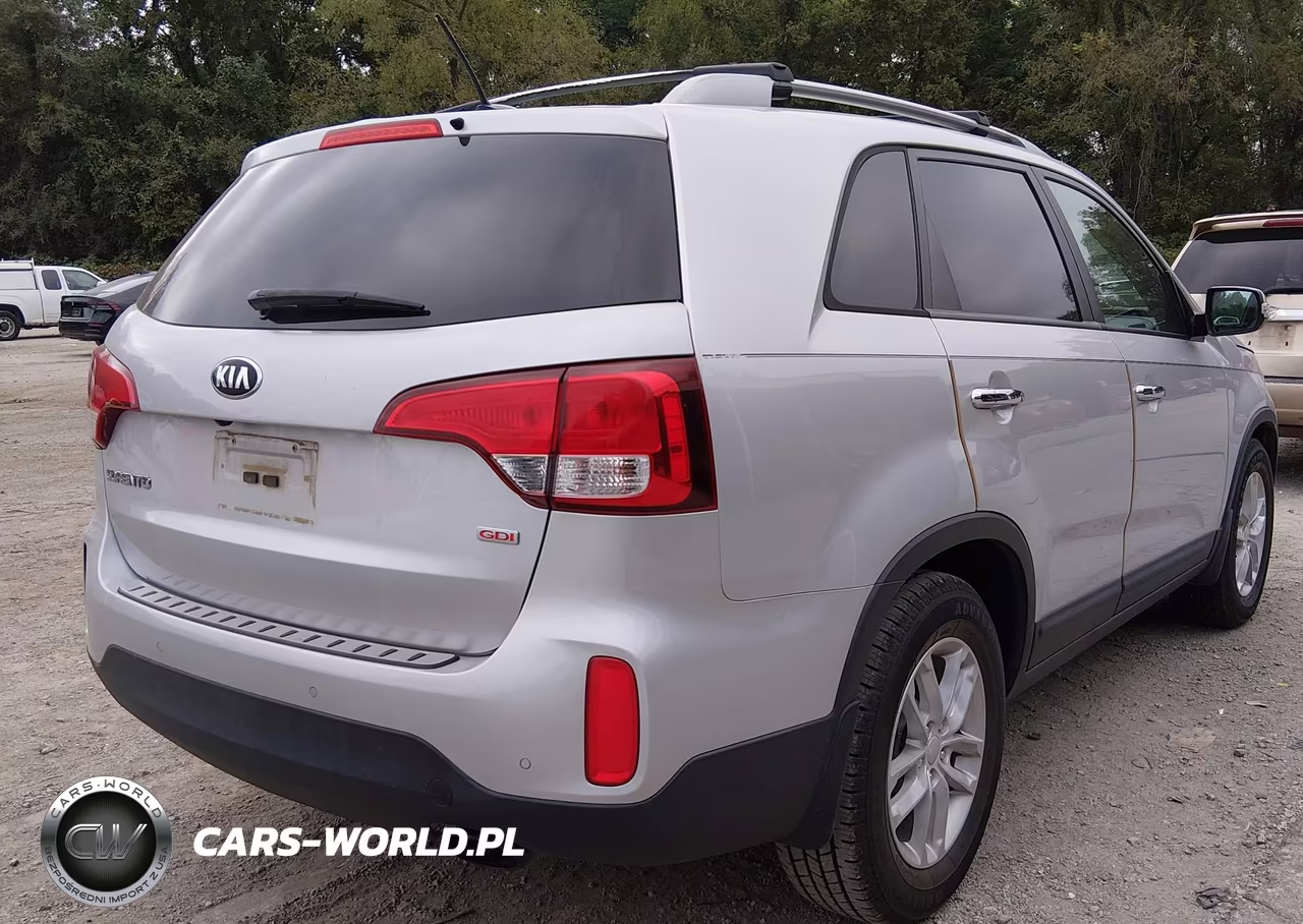 2015 Kia Sorento Lx VIN:5XYKT3A60FG598193 - 4